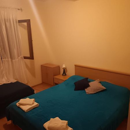 Apartments Luka Uble Екстериор снимка