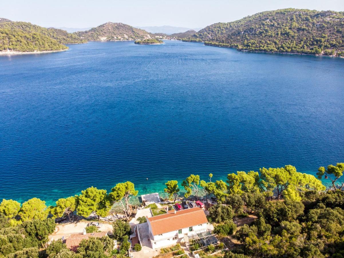 Apartments Luka Uble Екстериор снимка