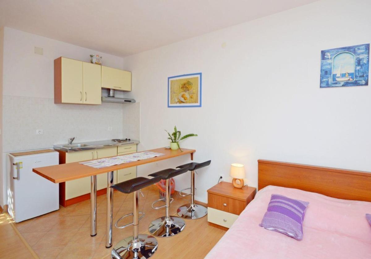 Apartments Luka Uble Екстериор снимка