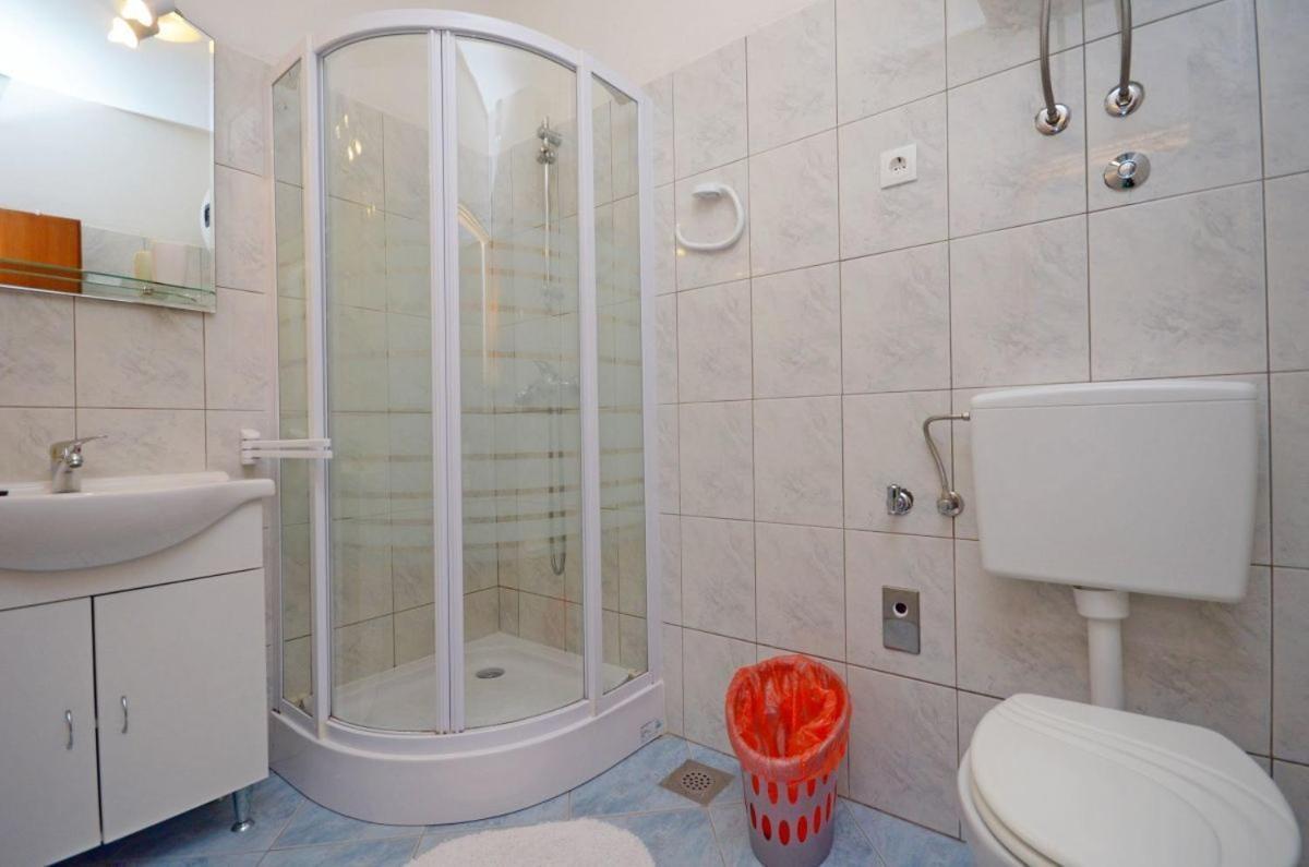 Apartments Luka Uble Екстериор снимка