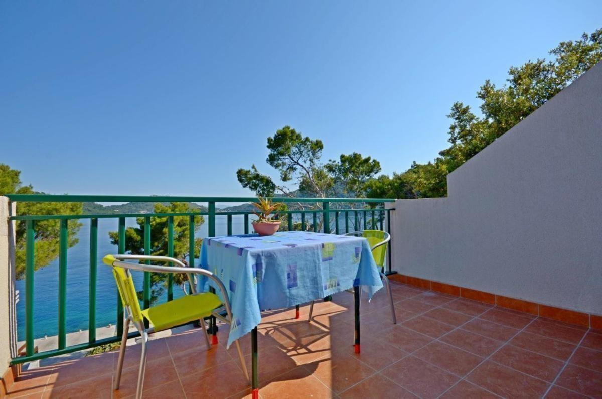 Apartments Luka Uble Екстериор снимка