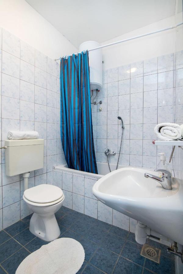 Apartments Luka Uble Екстериор снимка