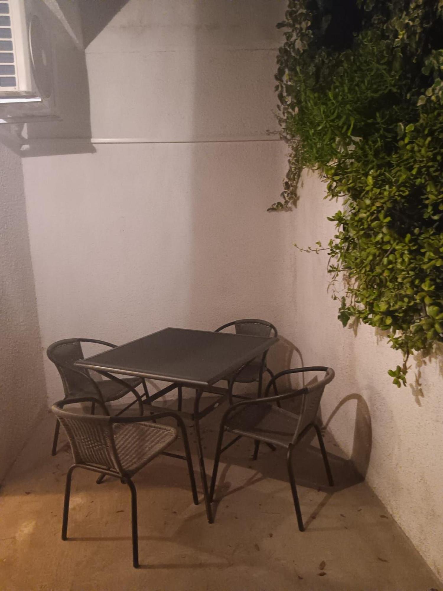 Apartments Luka Uble Екстериор снимка