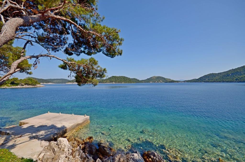 Apartments Luka Uble Екстериор снимка