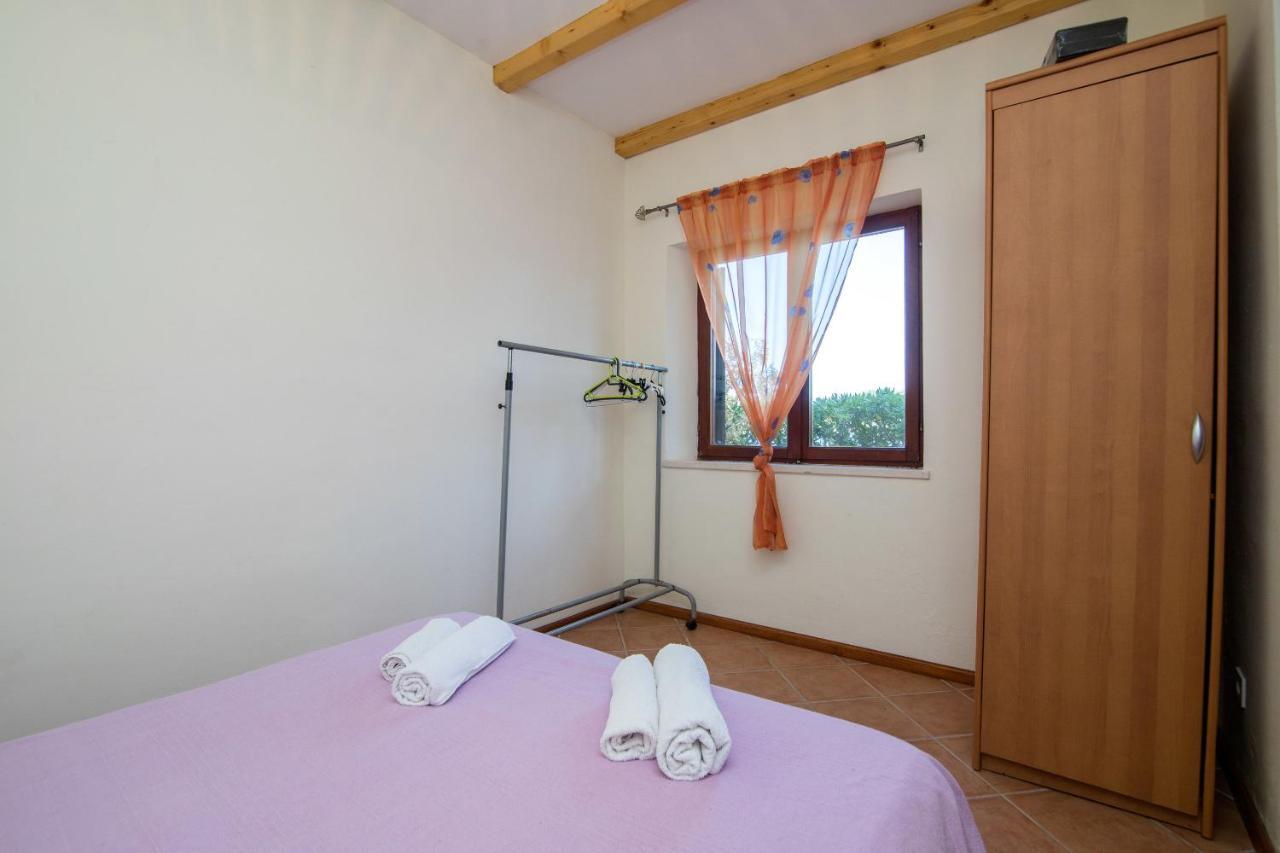 Apartments Luka Uble Екстериор снимка