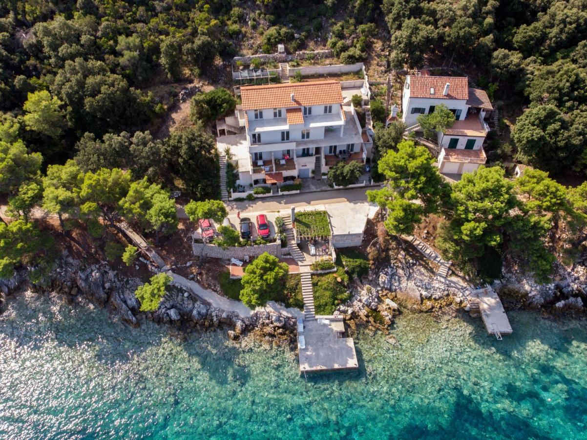 Apartments Luka Uble Екстериор снимка