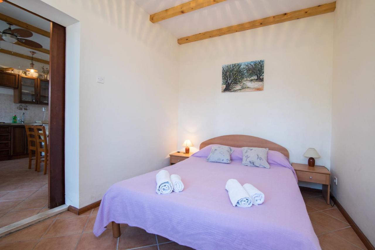 Apartments Luka Uble Екстериор снимка
